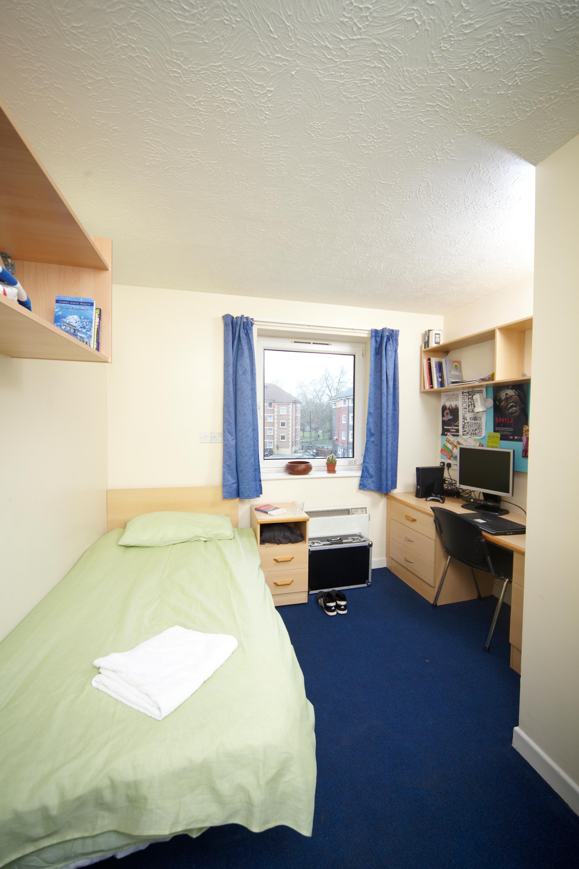 22 - residential accommodation - bedroom - copyright Southampton Solent University.jpg